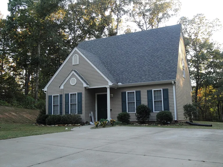 370 W Capewood Ave — Photo 1