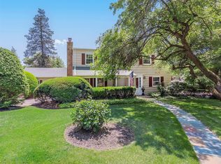 22 Beverly Rd, Port Washington, NY 11050