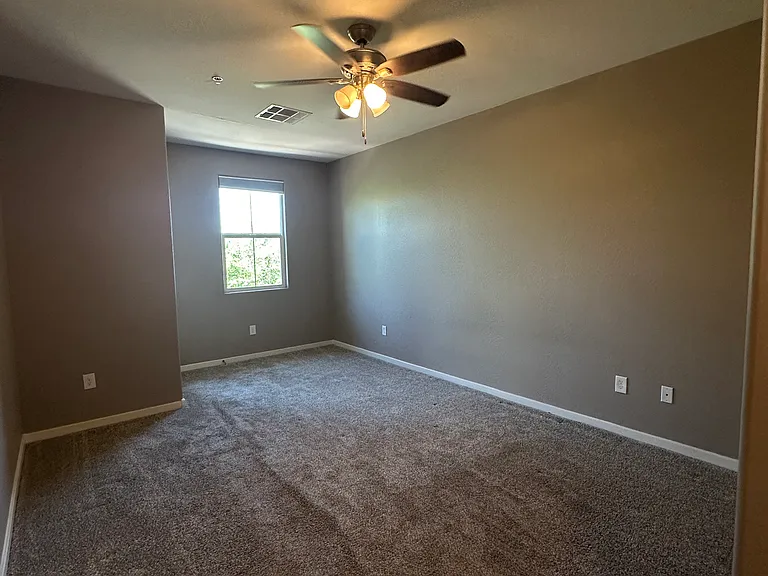 2354 E Hidalgo Ave — Photo 9