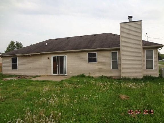3rd image of 3090 Vincent Dr