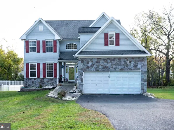 702 Carriage Cir, Upper Chichester, PA 19014