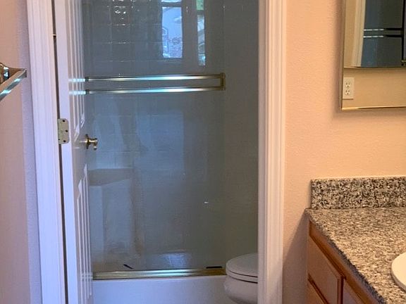 4th image of 907 Saint Andrews Dr #907