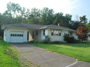 31 Woodland St, Holyoke, MA 01040