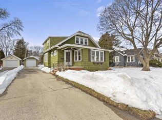637 Oak St, Neenah, WI 54956