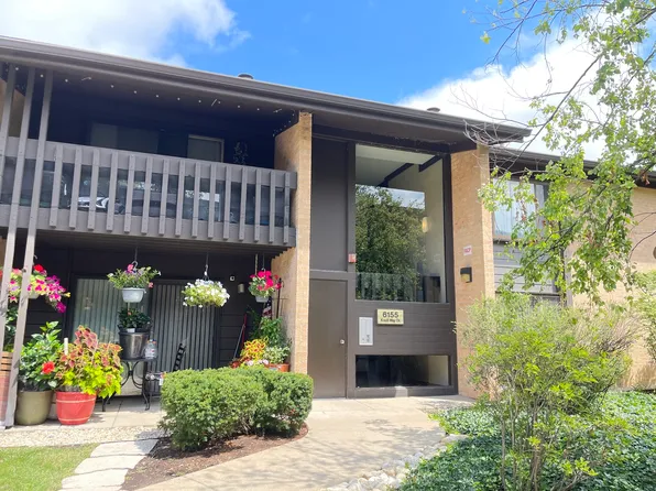 6155 Knoll Way Dr APT 203, Willowbrook, IL 60527
