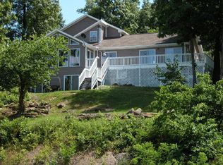 14225 E Skyview Rd, West Fork, AR 72774