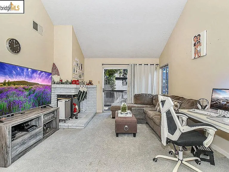 456 Lancaster Ln — Photo 12