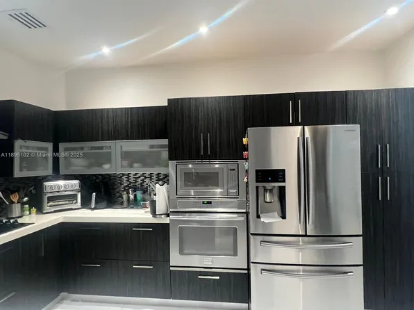 11281 NW 84th St, Doral, FL 33178