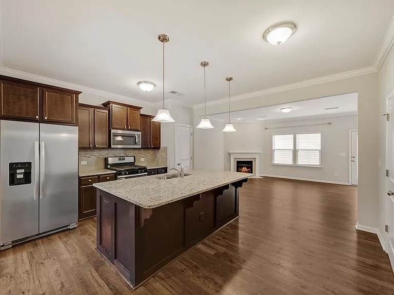 115 Winifred Dr — Photo 3