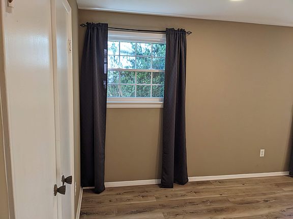 3rd image of 16505 Baederwood Ln