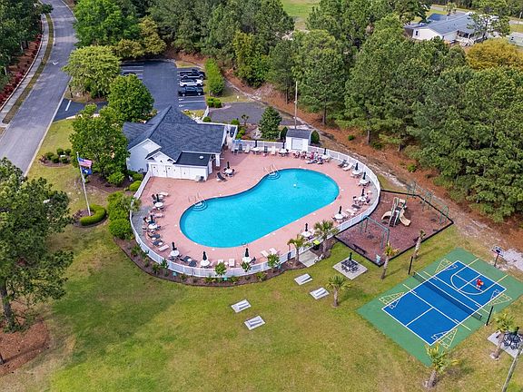 4th image of 316 Hillsborough Dr.