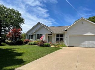 997 Bayview Rd, Neenah, WI 54956