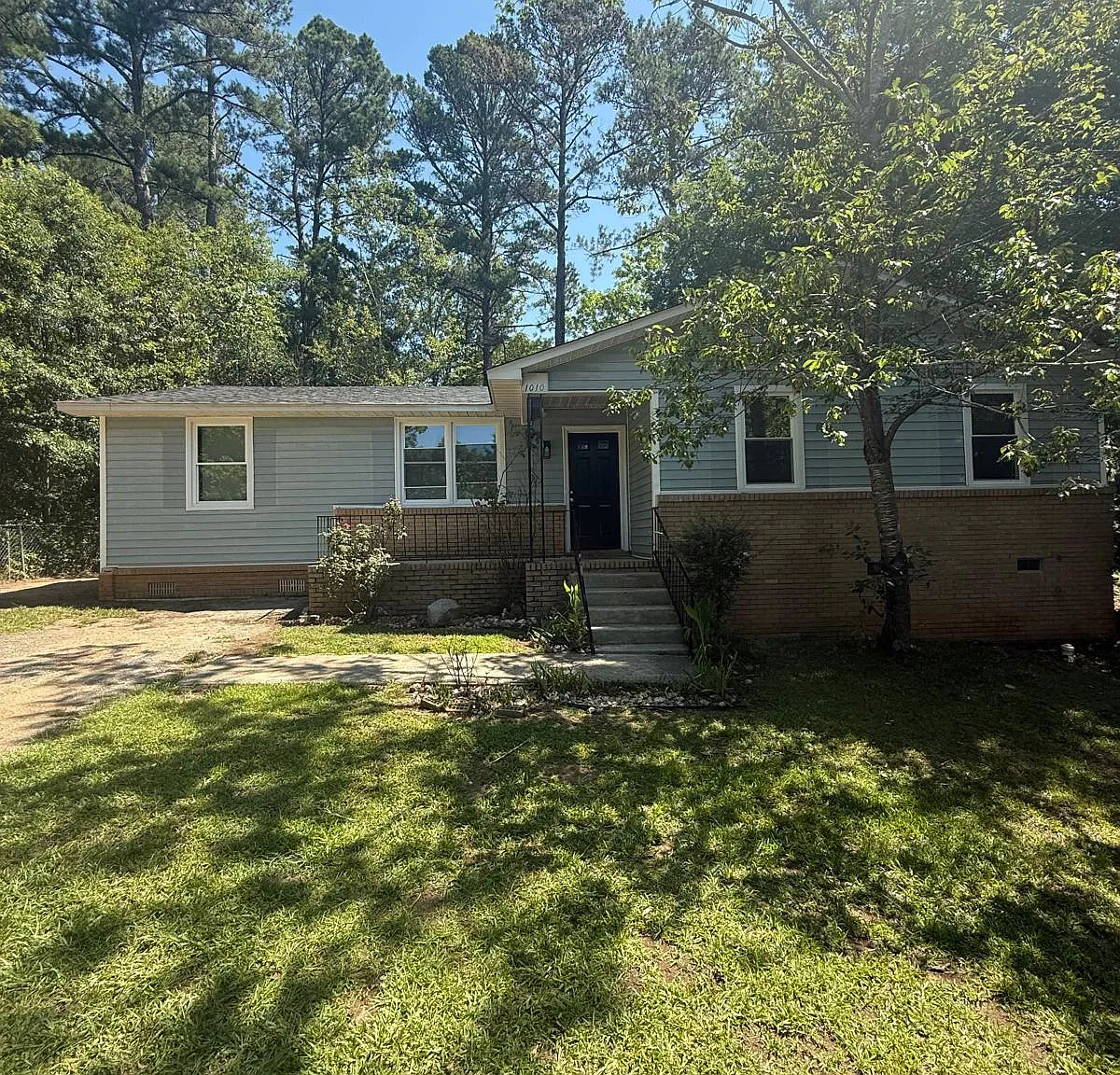 4 bed, 1260 sqft, $1,795 — Photo 1