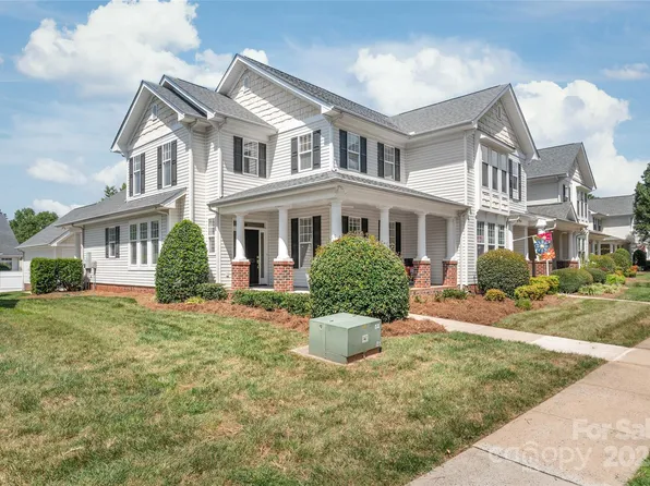 2029 Gable Way Ln, Matthews, NC 28104