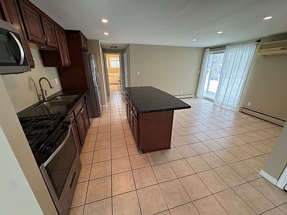2nd image of 109 Dartwood Dr #1