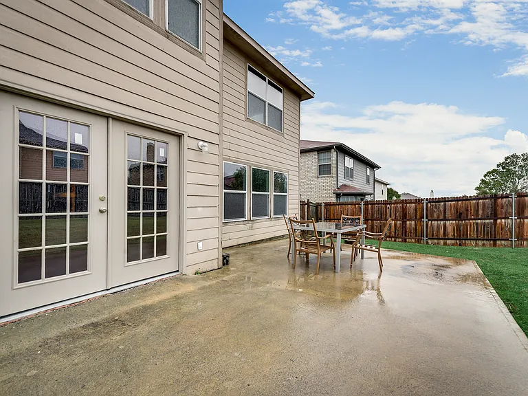 2424 Emerald Ln — Photo 21