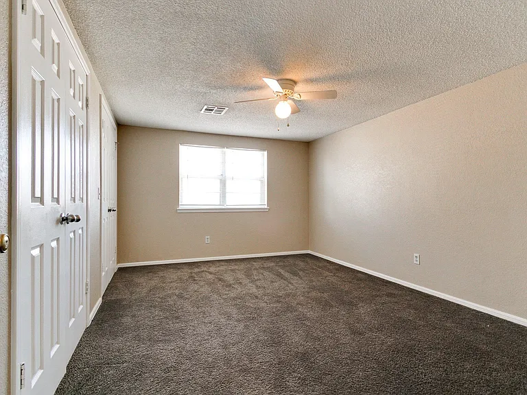 8704 NW 86th Pl — Photo 39
