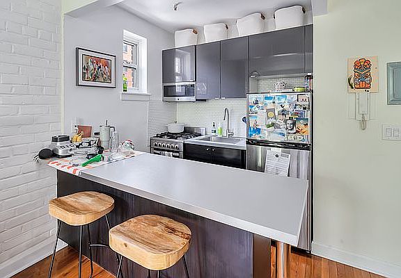 4th image of 235 E 51st St APT 7D