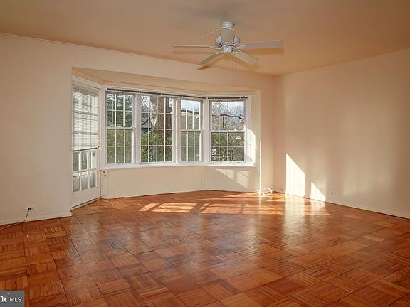 2nd image of 3213 Valley Dr