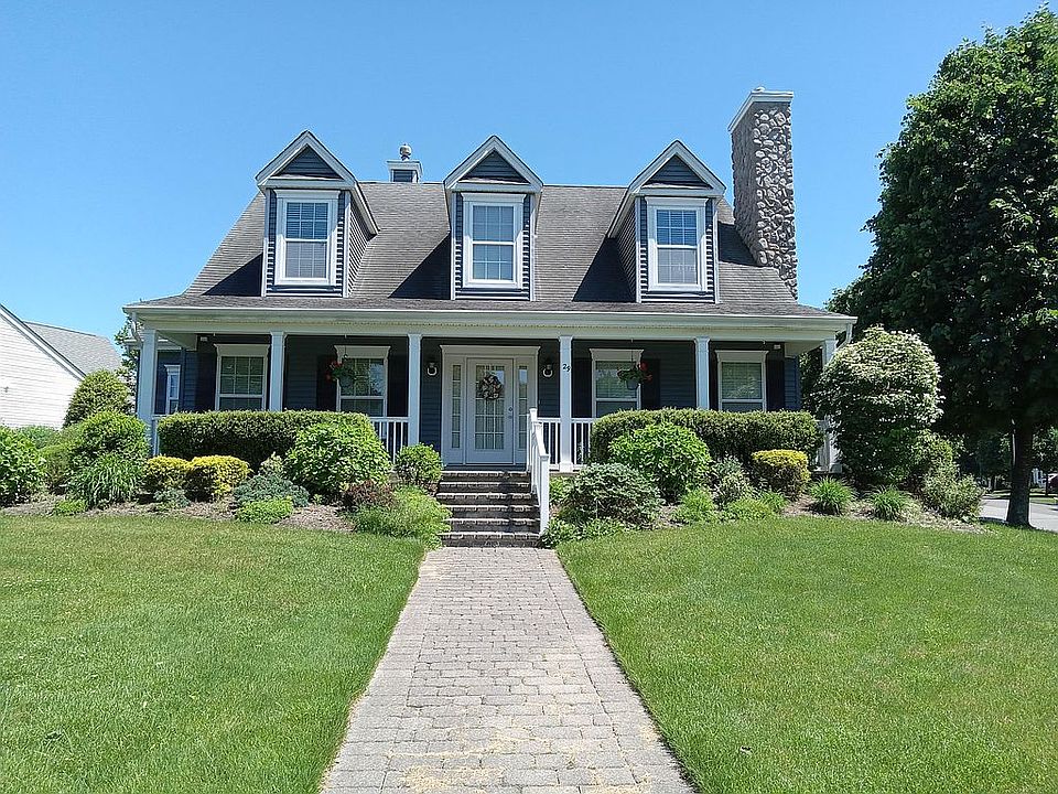 1st image of 29 Golden Spruce Dr