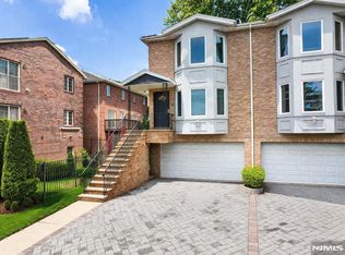 272 Highland Ave, Palisades Park, NJ 07650