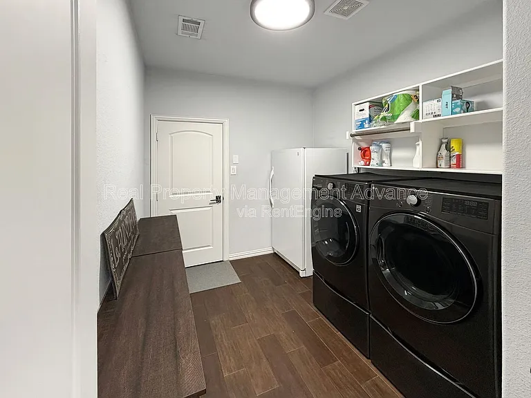 801 Renault Way — Photo 19