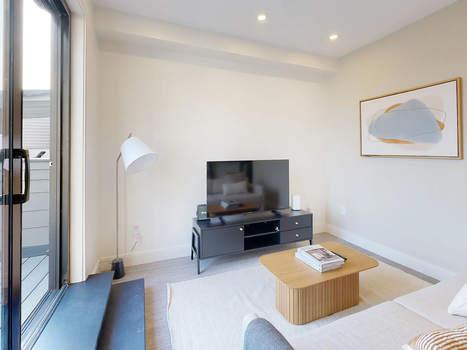 1 bed, 600 sqft, $3,200 — Photo 2