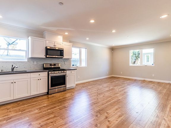 4th image of 1739 S Longwood Ave