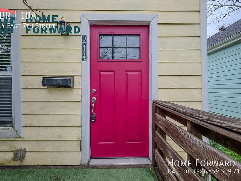 214 E 7th St — Photo 2