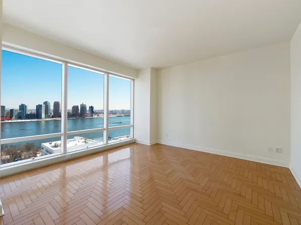 845 United Nations Plaza image 3 of 7