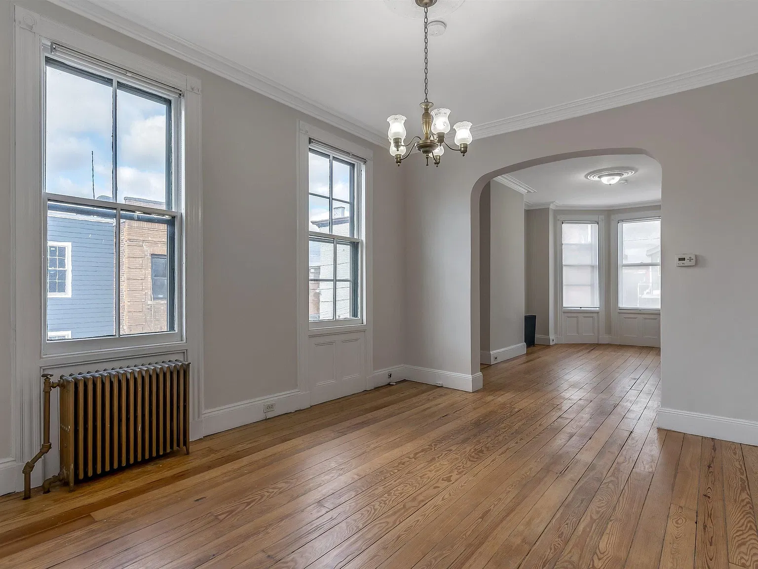 3 bed, 1.0 bath, $3,200 — Photo 3