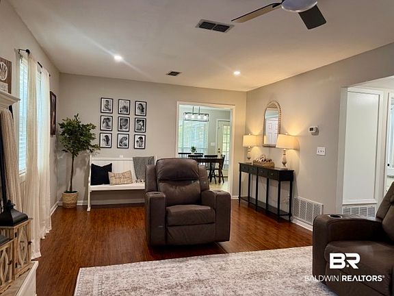 4th image of 120 Overlook Ln