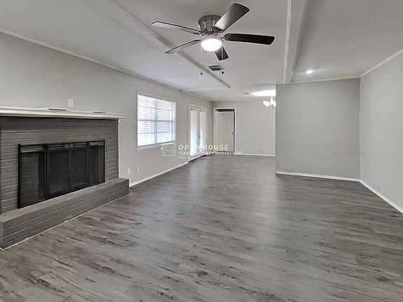 3rd image of 246 Spring Pines Dr