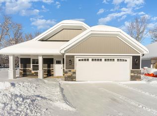 9109 157th St NE, Columbus, MN 55025