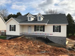 1301 Fox Meadow Cir, Bristol, TN 37618