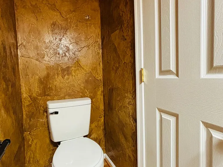 103 Huntington Ln — Photo 8
