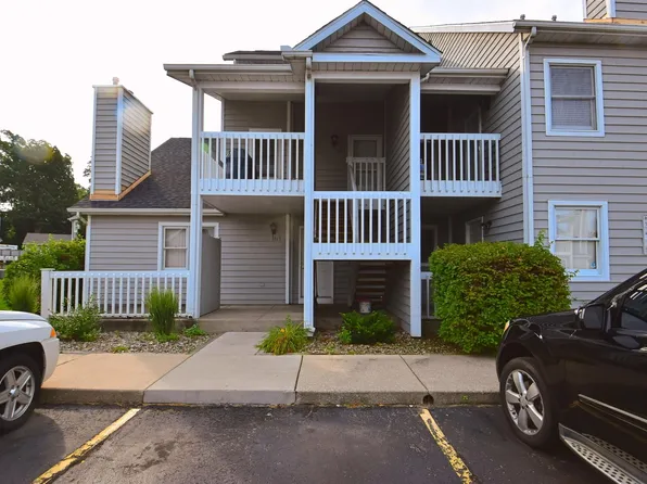 1523 N Oakhill Dr, South Bend, IN 46637