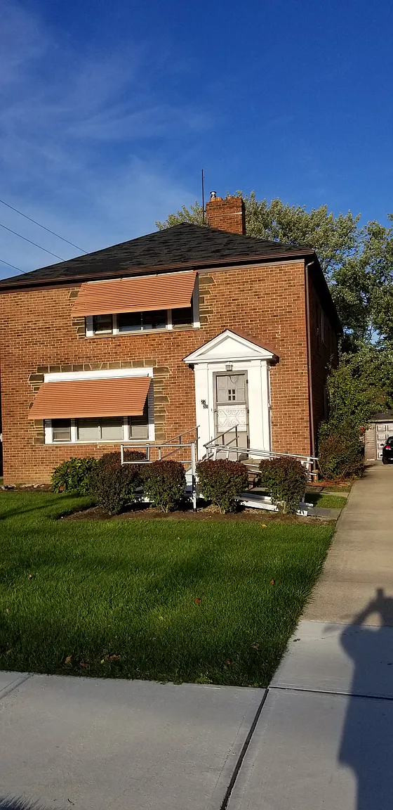 2231 S Green Rd photo 1