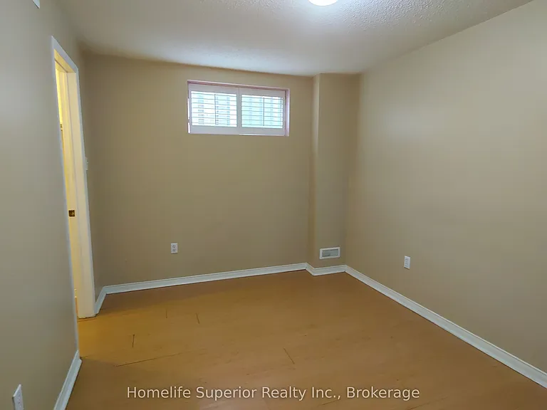 17 Summerfield Cres — Photo 14