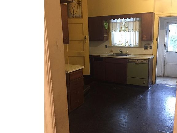 5th image of 5947 Cobbs Creek Pkwy