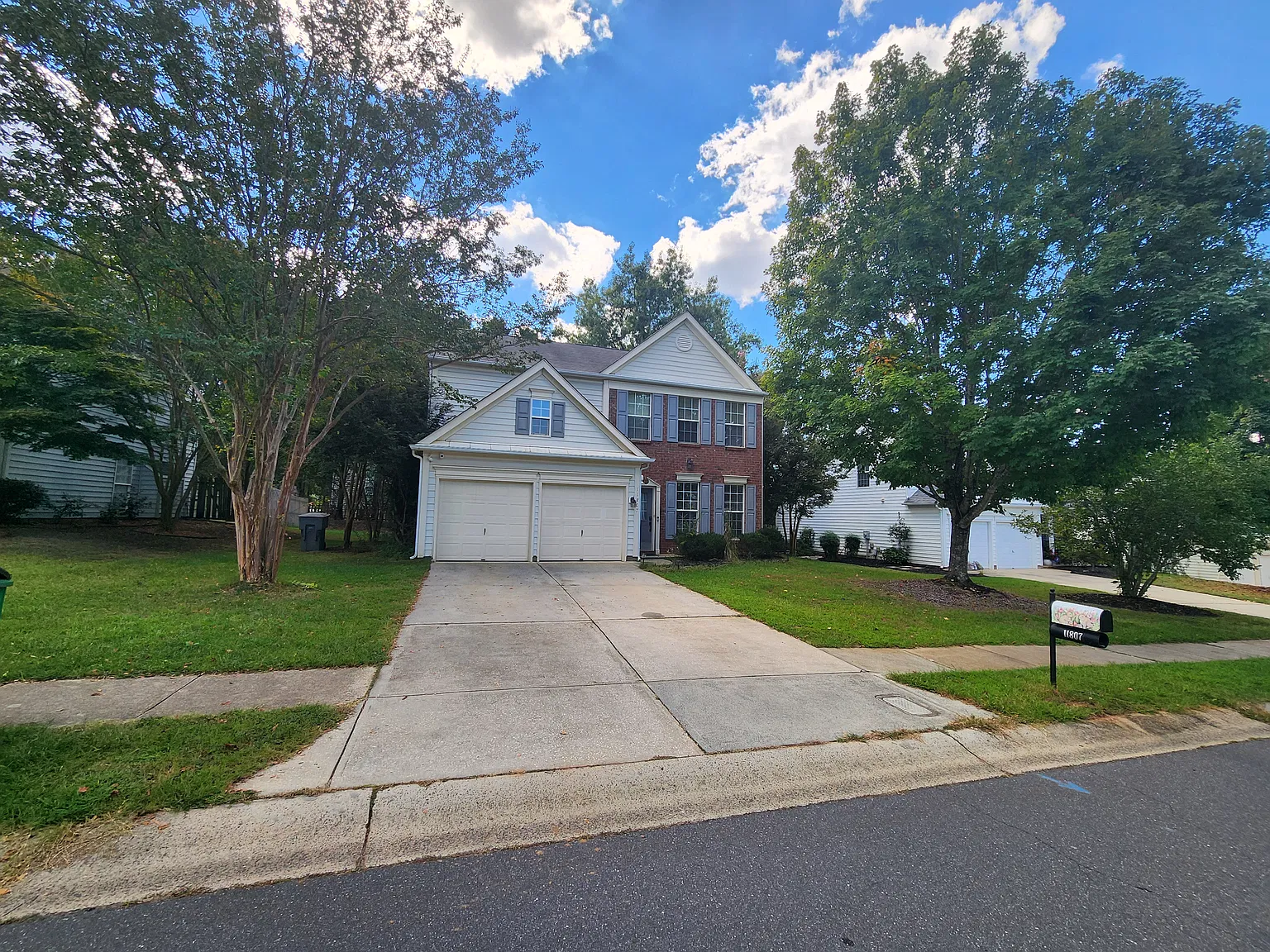 3 bed, 2093 sqft, $2,570 — Photo 3