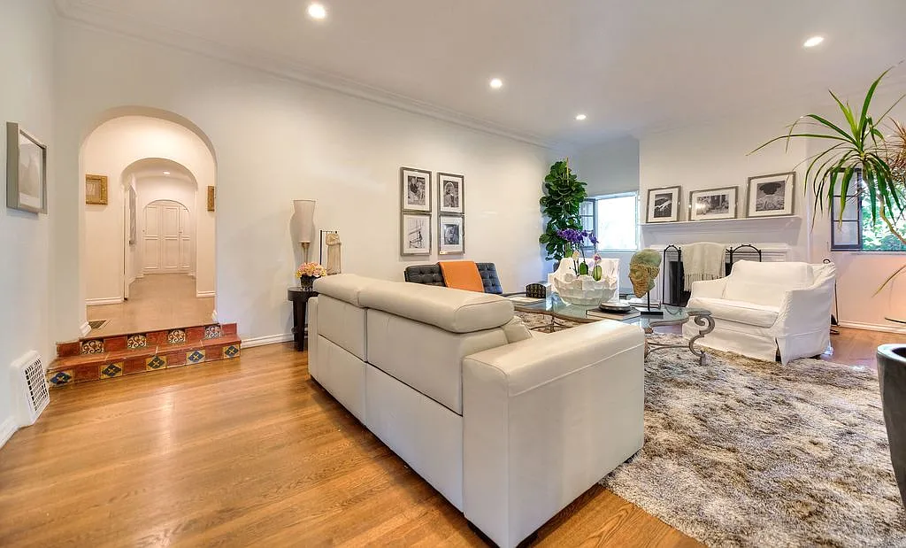 Arnaz Dr, Beverly Hills — Photo 1