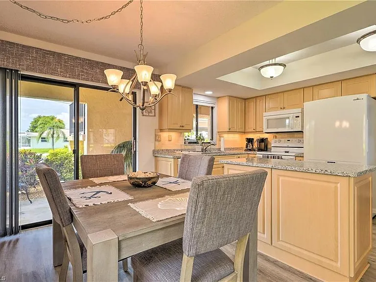 3722 SE 12th Ave #F1 — Photo 8