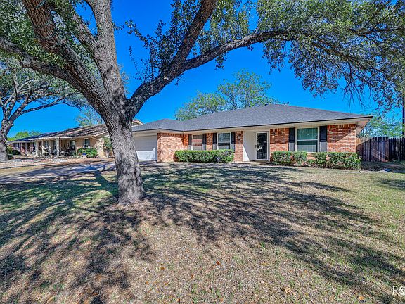 4th image of 3108 Woodland Cir