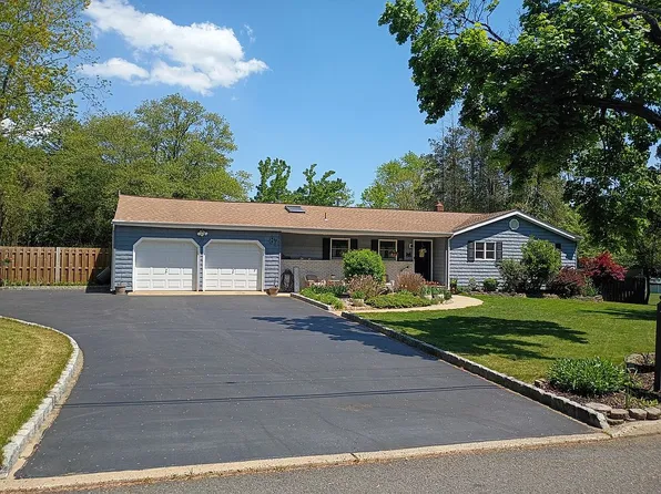 87 Thayer Dr, Tinton Falls, NJ 07724