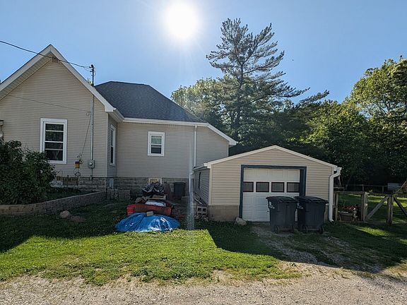 3rd image of 303 E Barner St