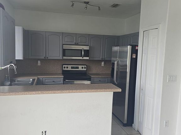 4th image of 2763 SE 15th Rd #97