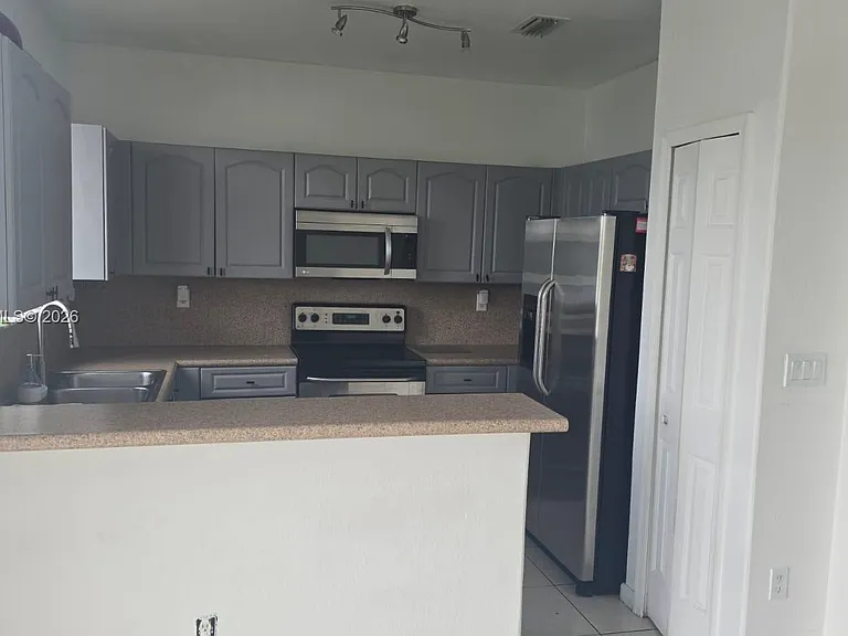 2763 SE 15th Rd #97 — Photo 4