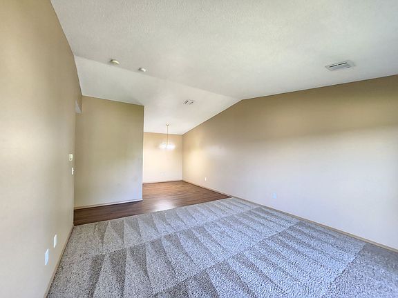 3rd image of 3219 S Sycamore Ave APT 204
