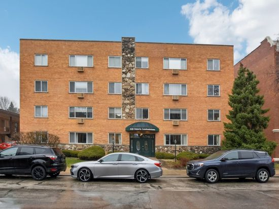 930 Ontario St APT 4C, Oak Park, IL 60302